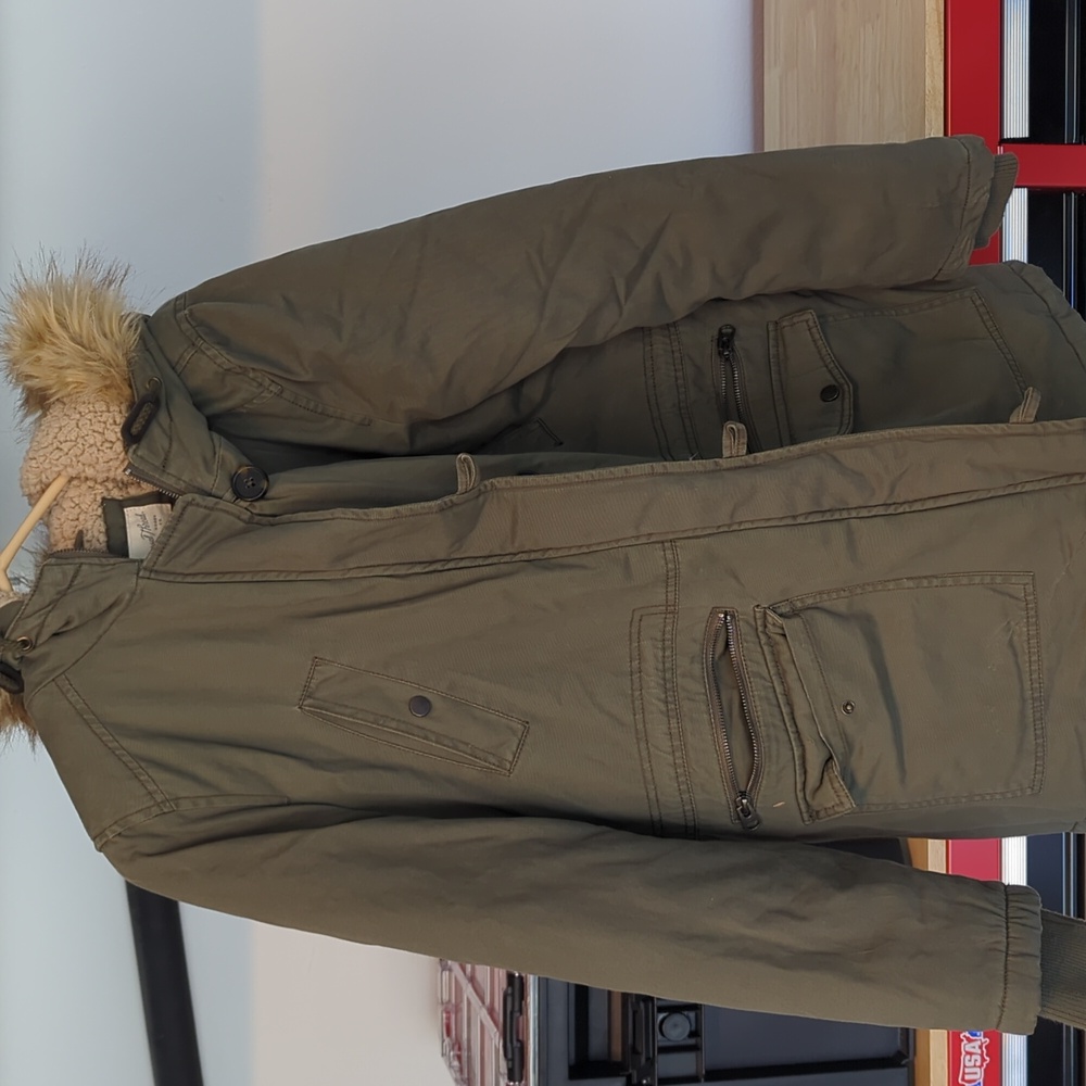 Universal Thread Coat